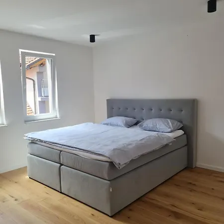 Modern Top Floor Apartment With Private Rooftop Terrace 塞拉耶佛