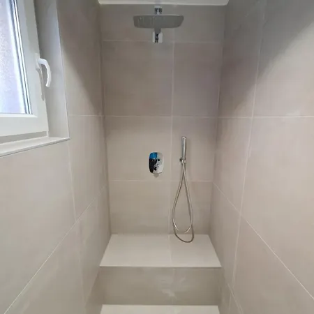 Modern Top Floor Apartment With Private Rooftop Terrace 公寓 塞拉耶佛
