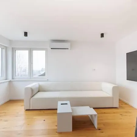 Modern Floor With Private Rooftop Terrace * 塞拉耶佛