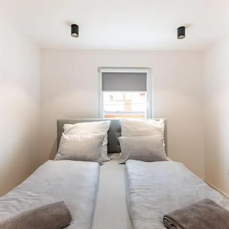 Modern Floor With Private Rooftop Terrace 公寓 *