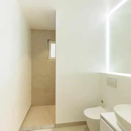 公寓 Modern Floor With Private Rooftop Terrace