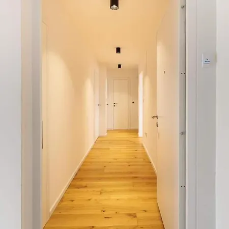 Modern Floor With Private Rooftop Terrace * 塞拉耶佛